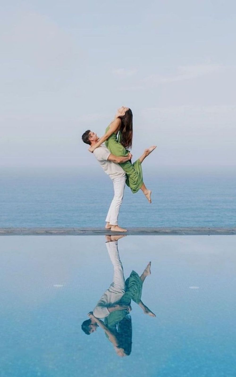 Save The Date Photo Ideas: Best Photo For Couples