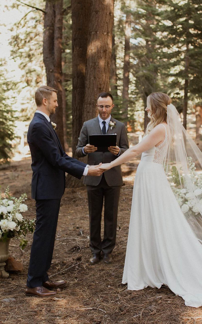 Casual Wedding Planning Guide For 2024 + FAQ