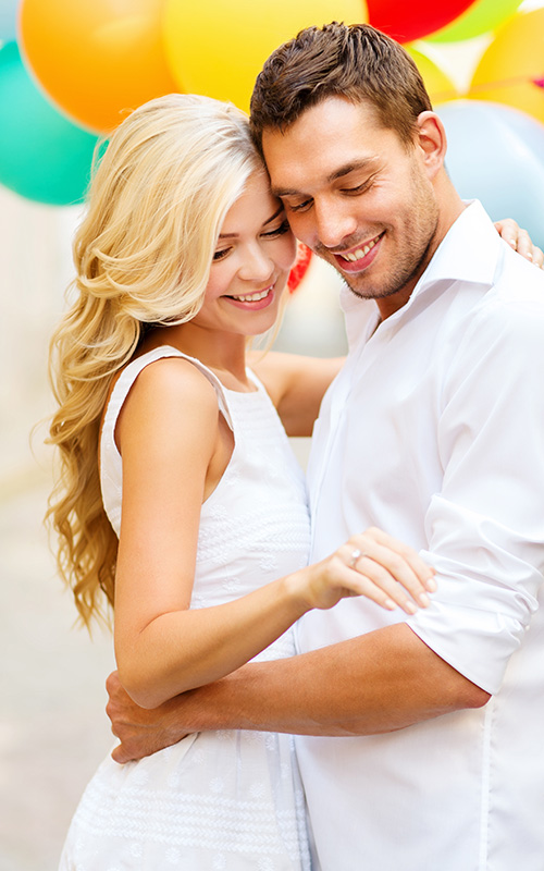 27 Engagement Photo Makeup Ideas [2025 Guide + FAQs]