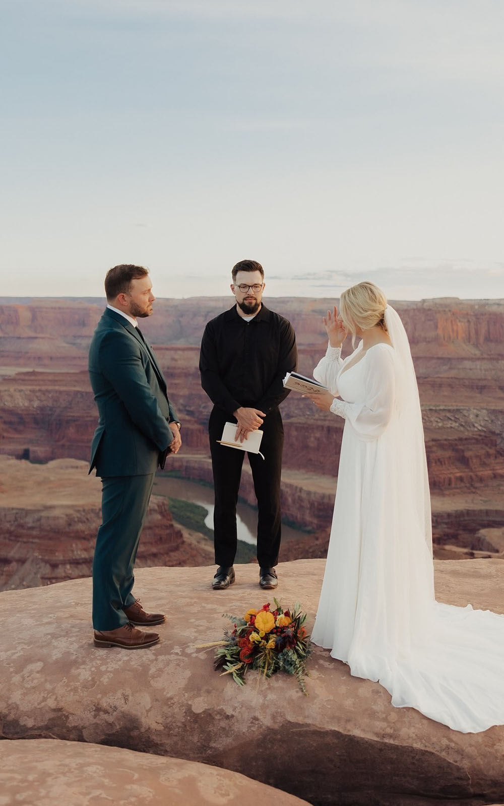 How To Officiate A Wedding? 2025 Guide For You