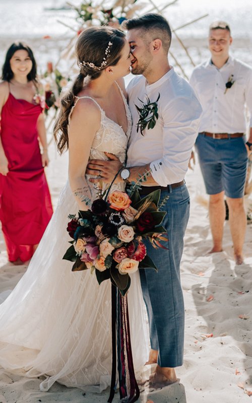 Planning a Small Wedding: Tips, Benefits, and Advice