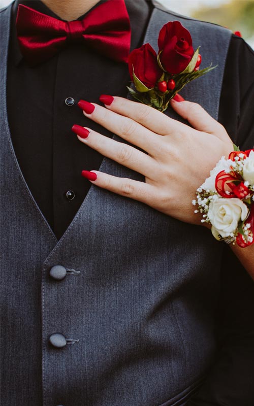 Unique Red And Black Wedding Theme Ideas For The Modern Couple