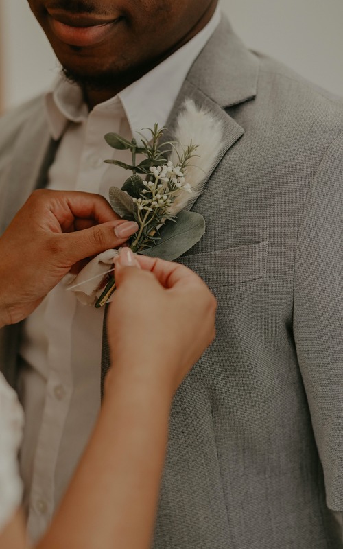 35 Sage Green Wedding Ideas + FAQs