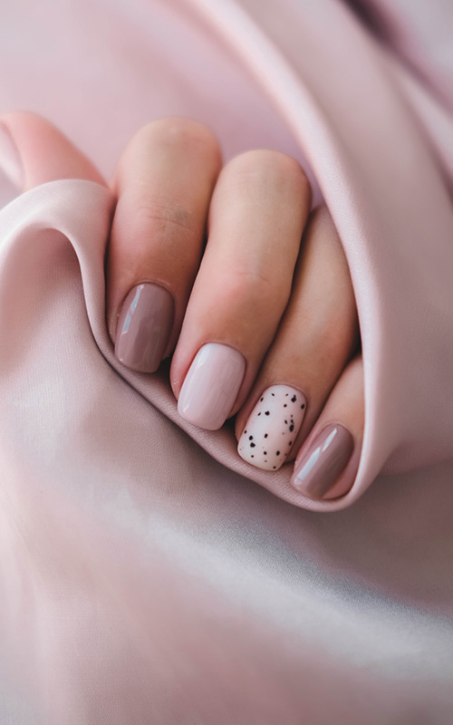 27 Simple Wedding Nails Design Ideas [2025 Guide + FAQs]