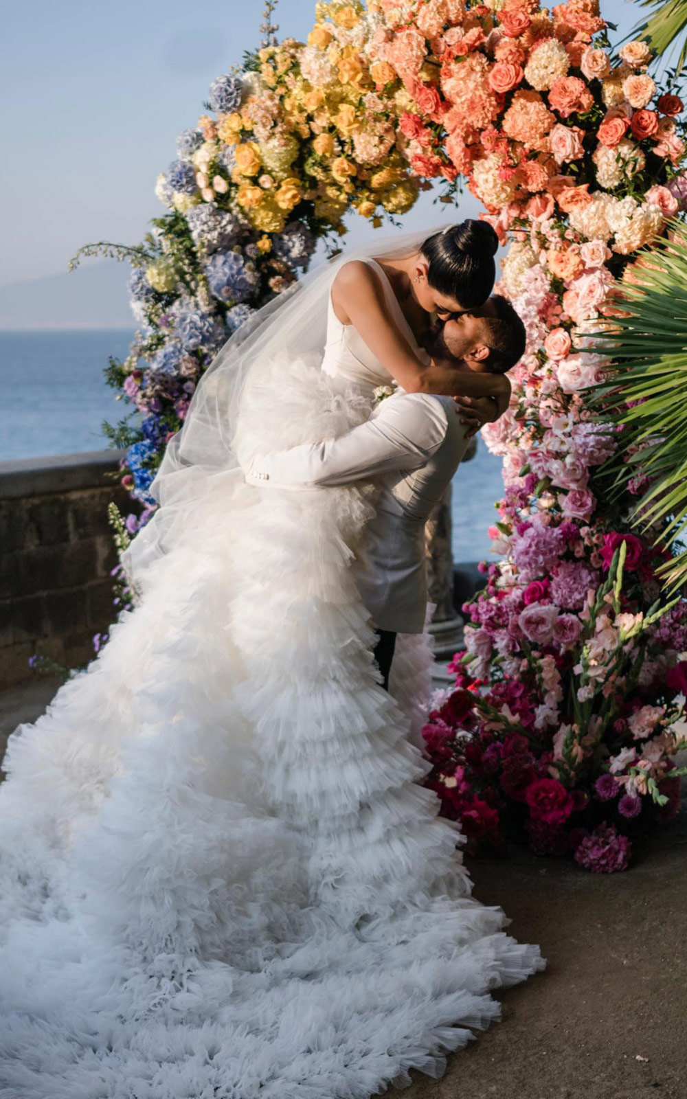 20 Romantic Spanish Wedding Songs