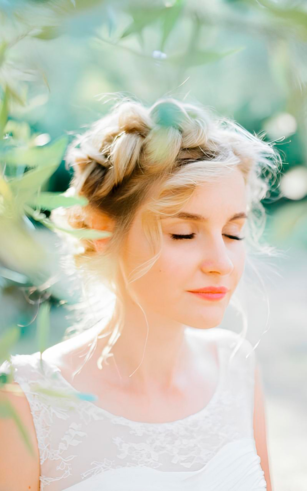 Spring Wedding Hairstyles 2025 Ideas [Guide & FAQs]
