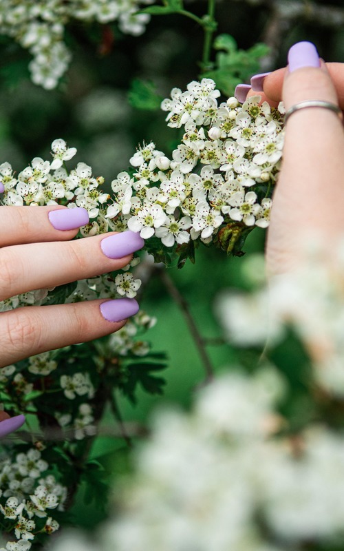 70+ Summer Wedding Nails For Brides [2025 Guide & FAQs]