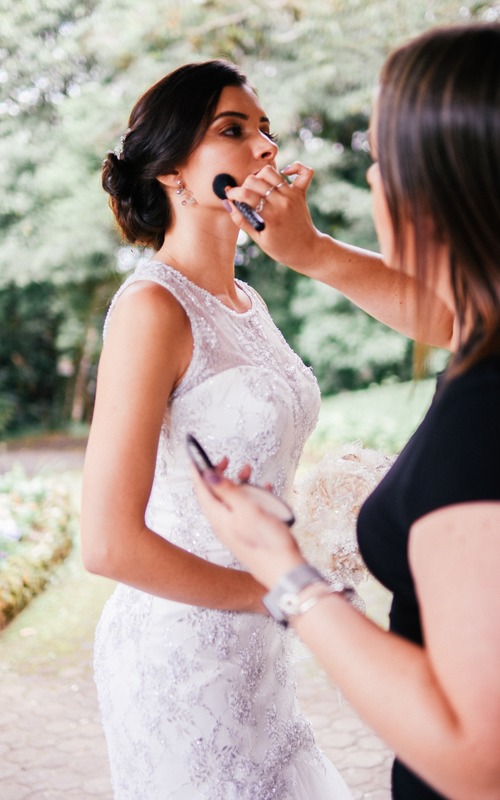 Wedding Makeup Artist: 3 Tips On How To Choose For 2025