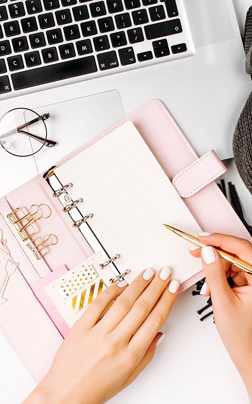 Free Wedding Stuff: The Best Perks & Freebies for Brides!