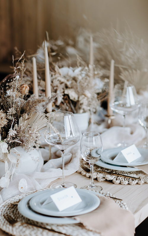 Create the Perfect Wedding Table Settings: Ideas and Inspiration